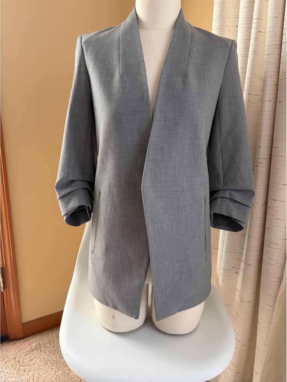 Women's Babaton Power Blazer gray open-front ruched 3/4 sleeves sz 2 Aritzia